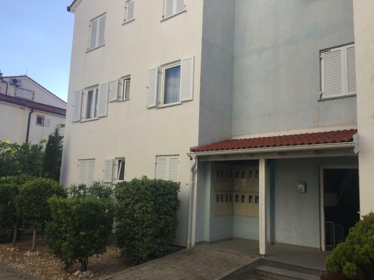Apartment Bobby 诺瓦利娅 外观 照片